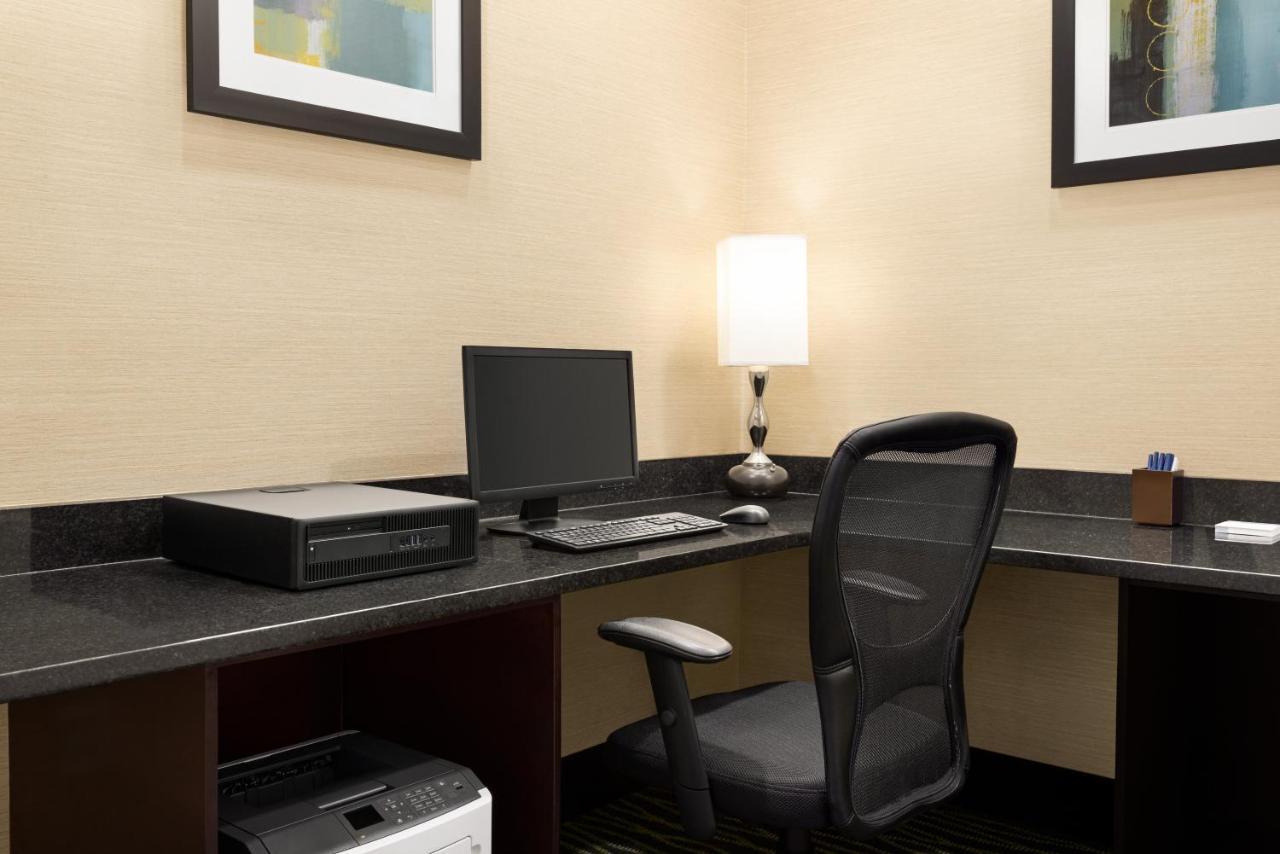 Express & By Ihg 3* Edmond