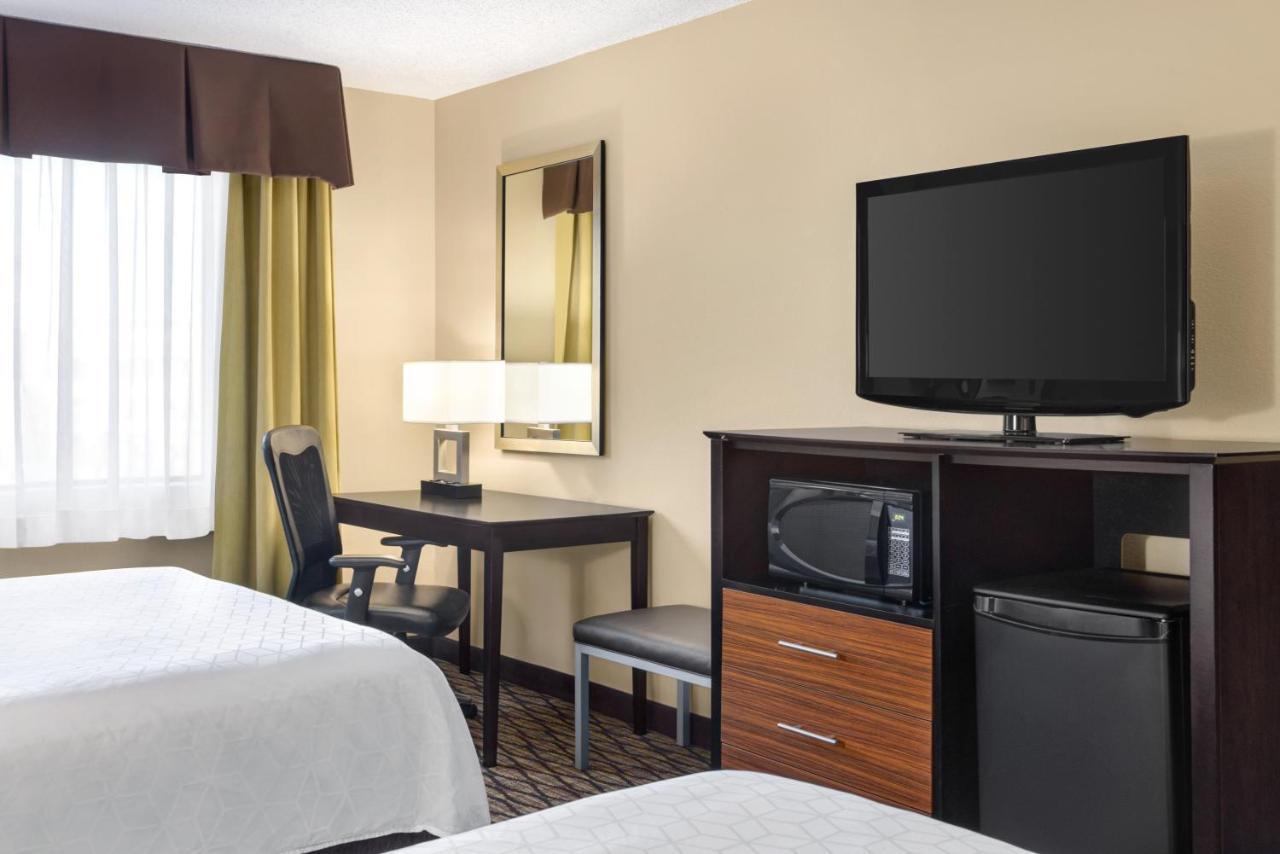 Hotel Express & By Ihg Edmond