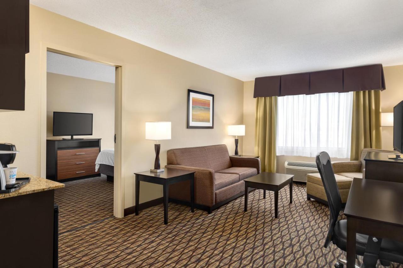 Hotel Express & By Ihg Edmond