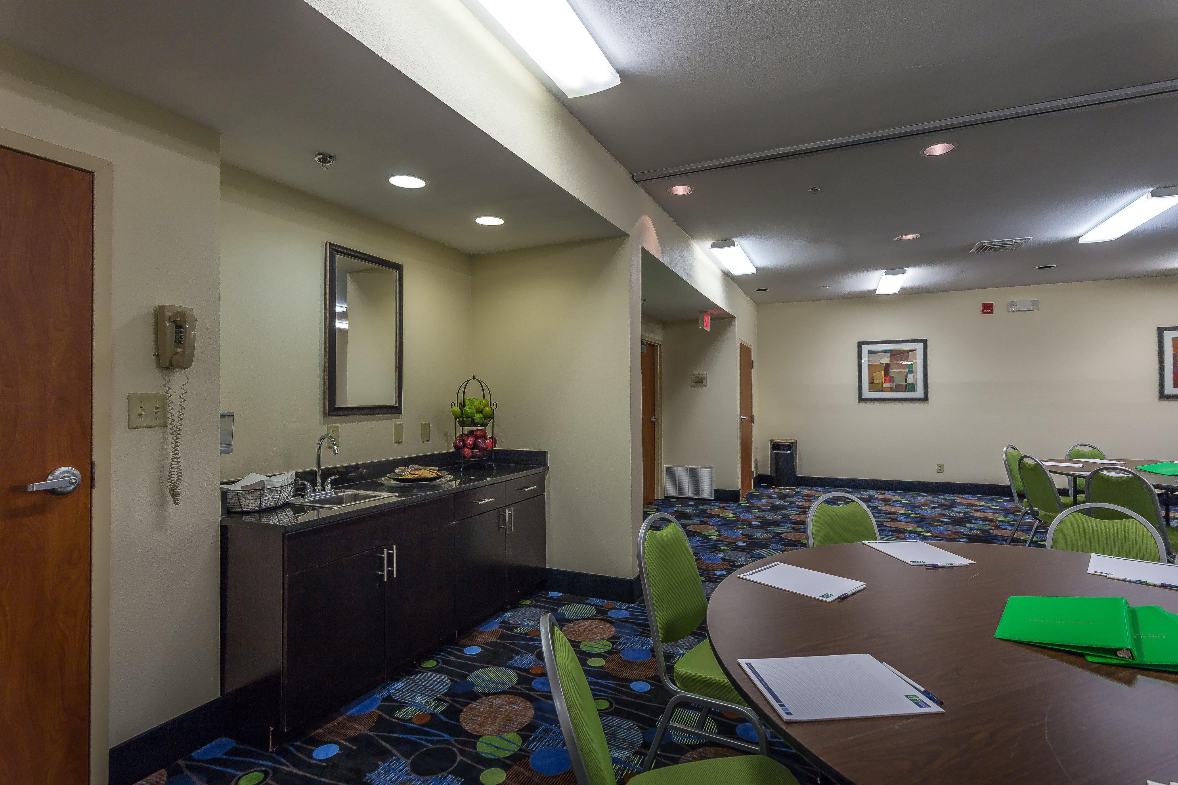 Express & By Ihg Hotel 3*